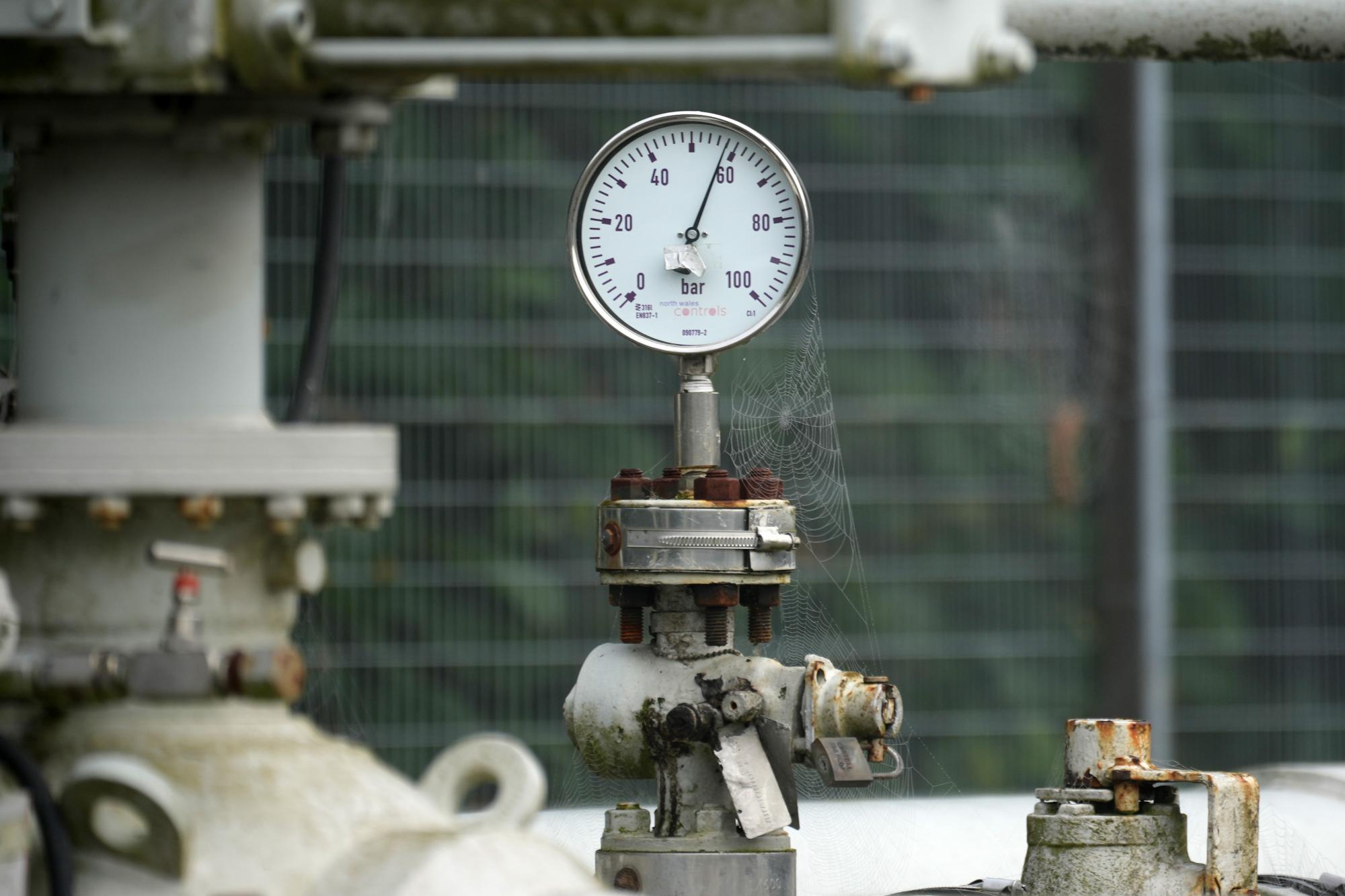 Начало отопительного сезона отложено? Когда украинцам дадут тепло